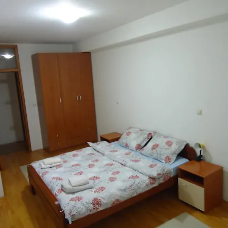 Deluxe * Skopje